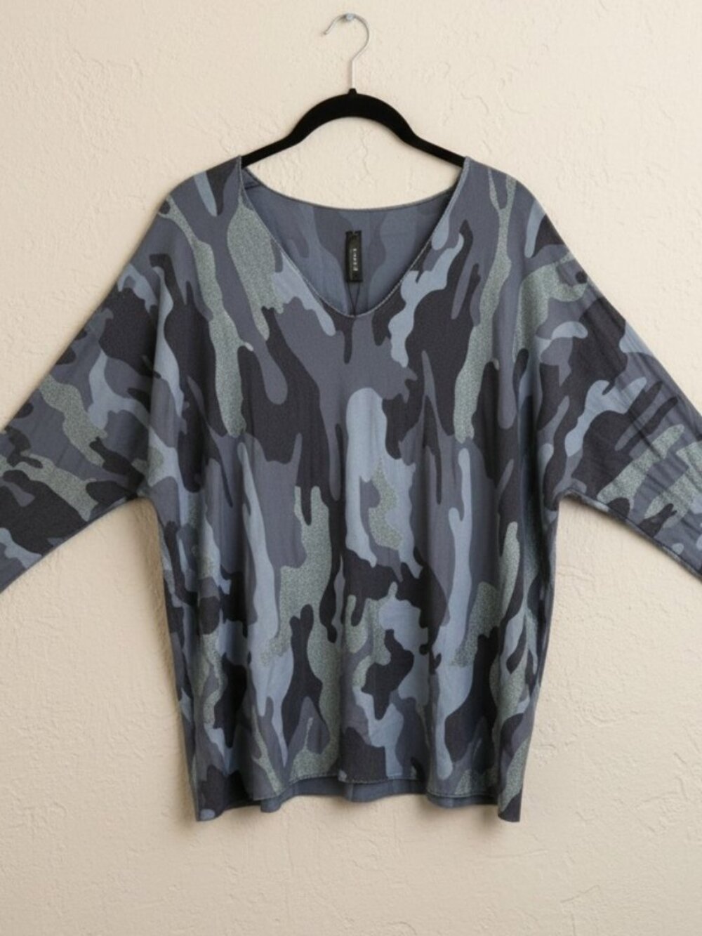 NWT Venti6‎ Blue Camo Oversized Top Size S Made in Italy Light Airy Pullover